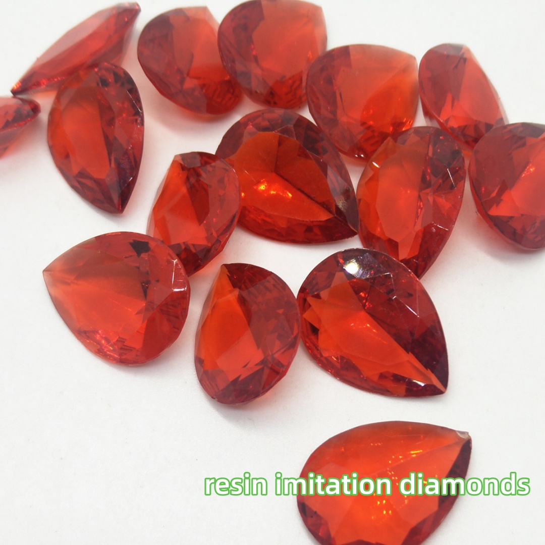Zircon heart detail